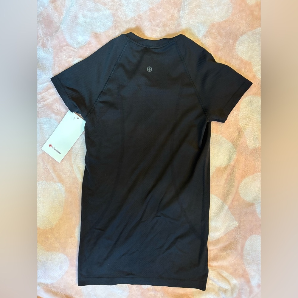 lululemon athletica 2.0 Swiftly Tech Black Short Sleeve Shirt - Picture 3 of 3